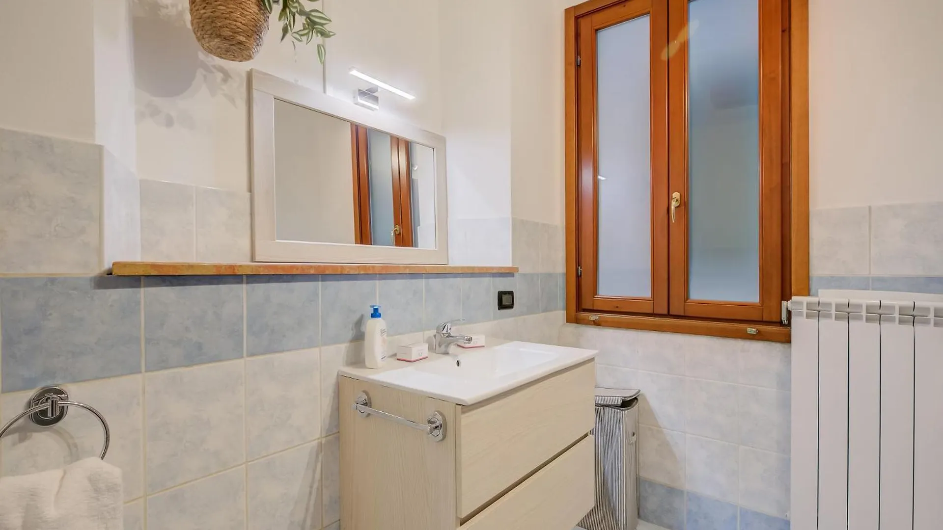 Liu - Nido D'Amore - Happy Rentals Gavardo Italy